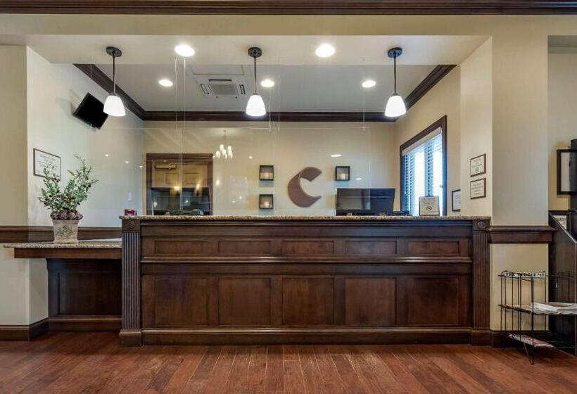 هتل Comfort Inn & Suites