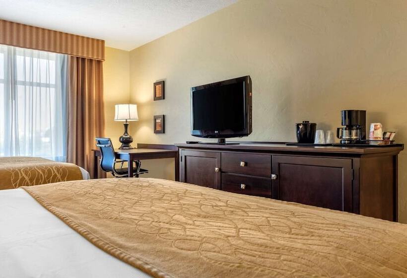 هتل Comfort Inn & Suites
