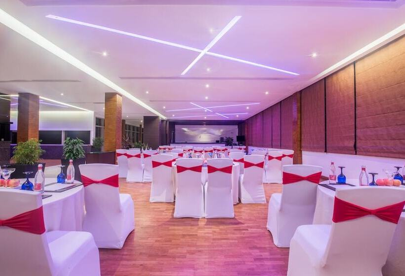 ホテル Crowne Plaza Kochi, An Ihg