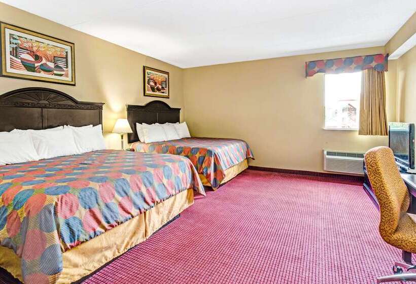 هتل Days Inn & Suites By Wyndham Jeffersonville In