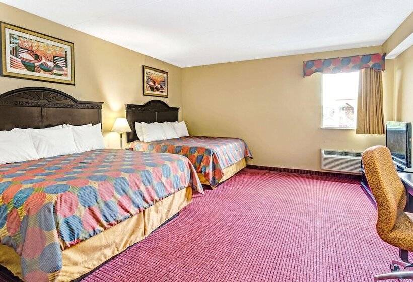 هتل Days Inn & Suites By Wyndham Jeffersonville In