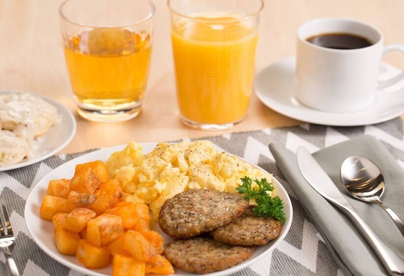 בית מלון כפרי Drury Inn & Suites Charlotte Northlake