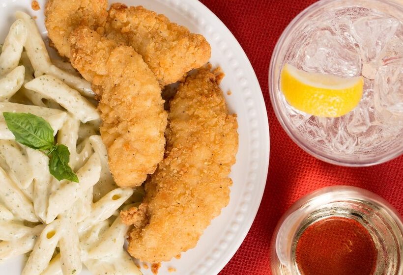 בית מלון כפרי Drury Inn & Suites Charlotte Northlake