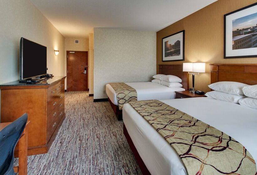 בית מלון כפרי Drury Inn & Suites Meridian