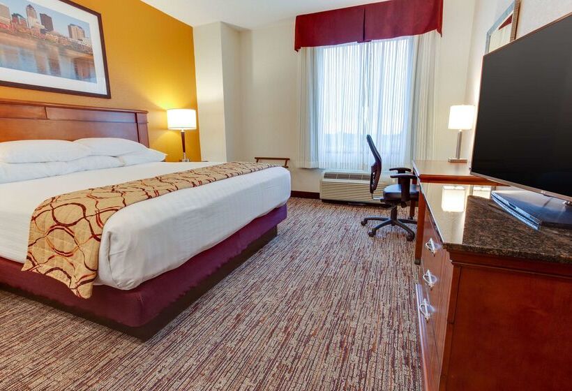 هتل Drury Inn & Suites West Des Moines
