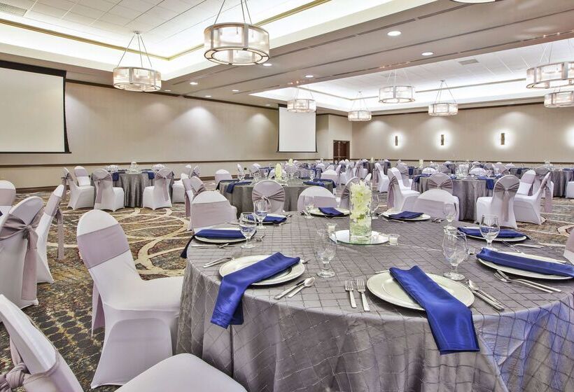 هتل Embassy Suites Columbus Airport