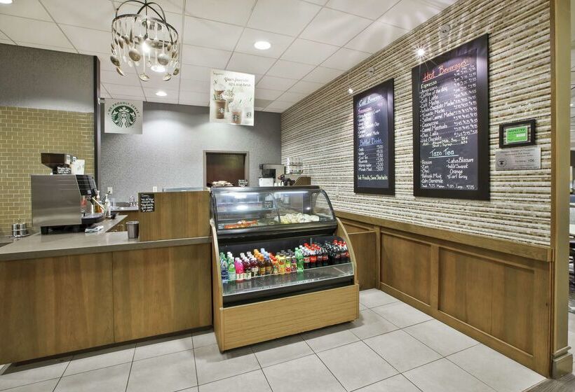 هتل Embassy Suites Columbus Airport