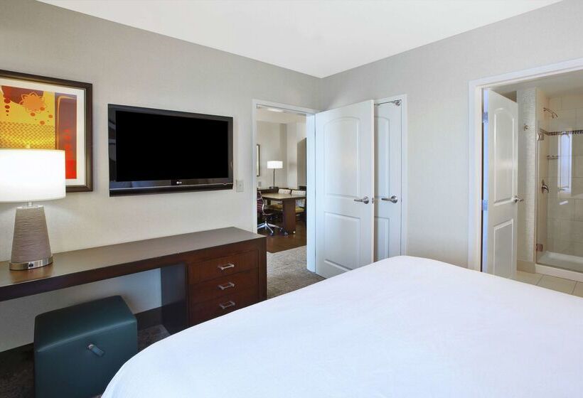 هتل Embassy Suites Columbus Airport