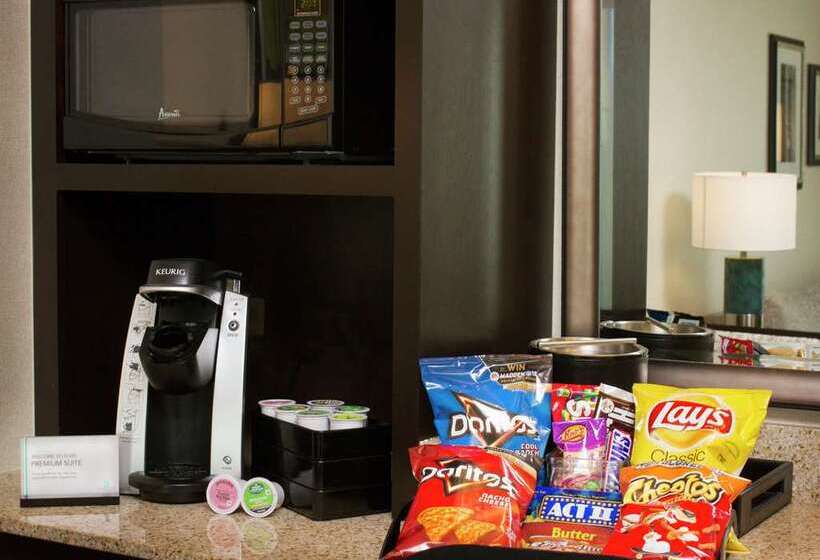 هتل Embassy Suites Columbus Airport