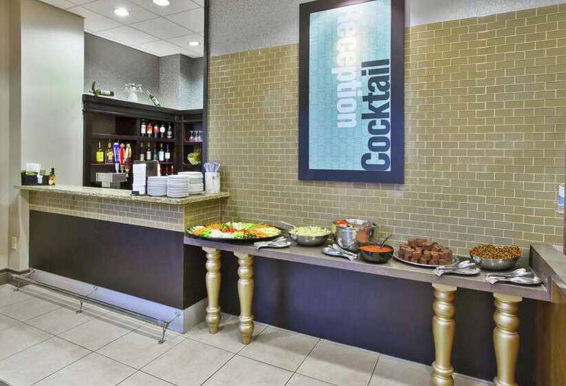هتل Embassy Suites Columbus Airport
