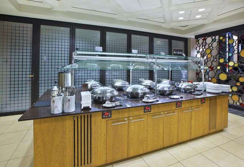 هتل Embassy Suites Columbus Airport