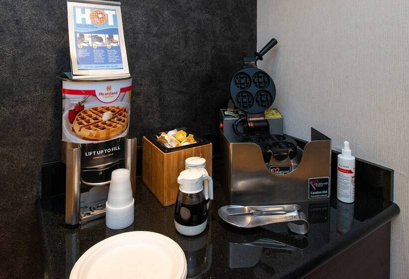 هتل Fairfield Inn & Suites By Marriott Cedar Rapids