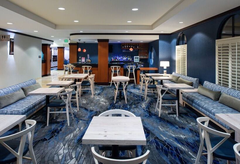 هتل Fairfield Inn & Suites Santa Cruz Capitola