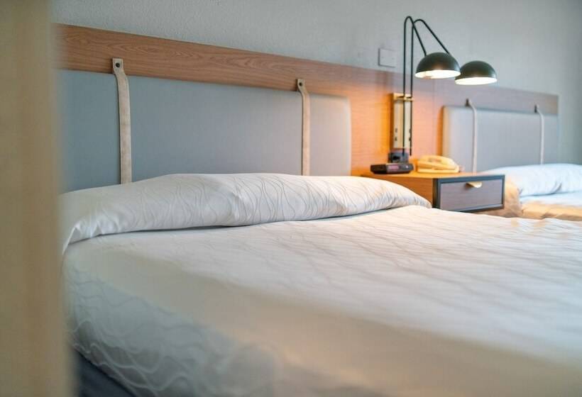 호텔 Garibaldi Inn At The Bay