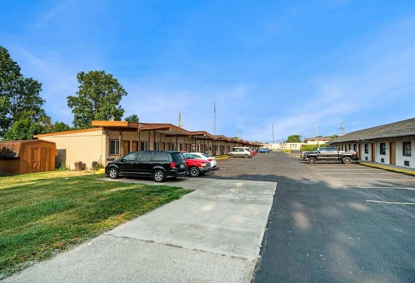 בית מלון כפרי Great Lakes Inn And Suites