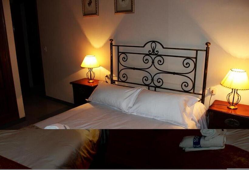 هتل Hostal Los Maños