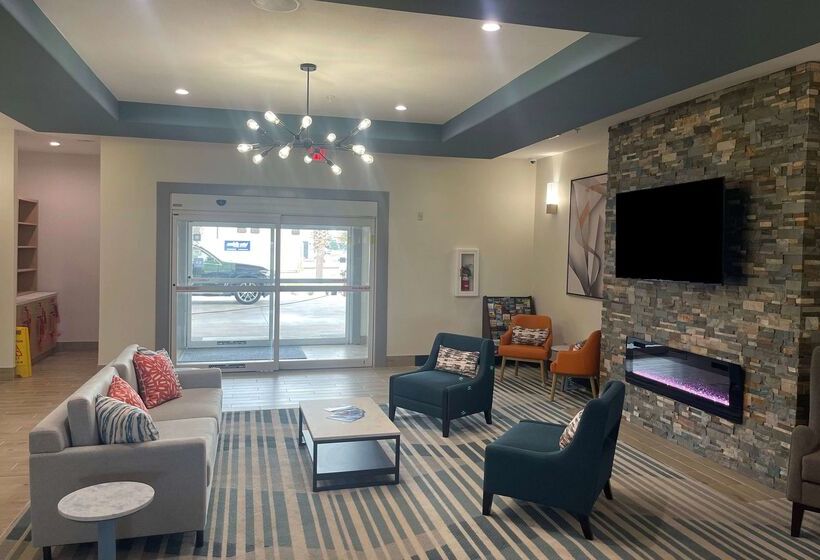 ホテル Comfort Inn & Suites New Iberia   Avery Island