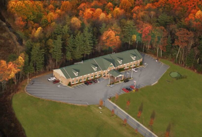 ホテル Mountain Inn & Suites Flat Rock