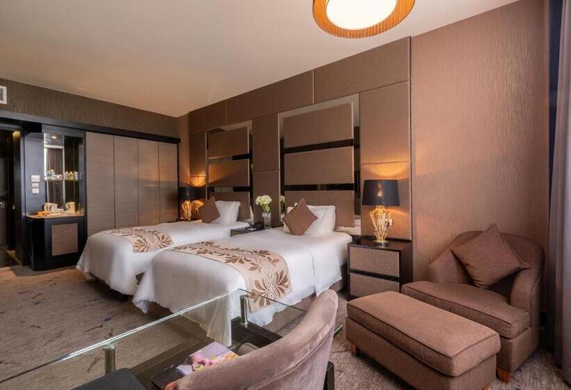 Fotos del hotel New World Suites:  37