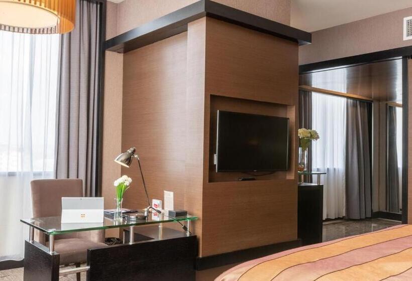 Fotos del hotel New World Suites:  11