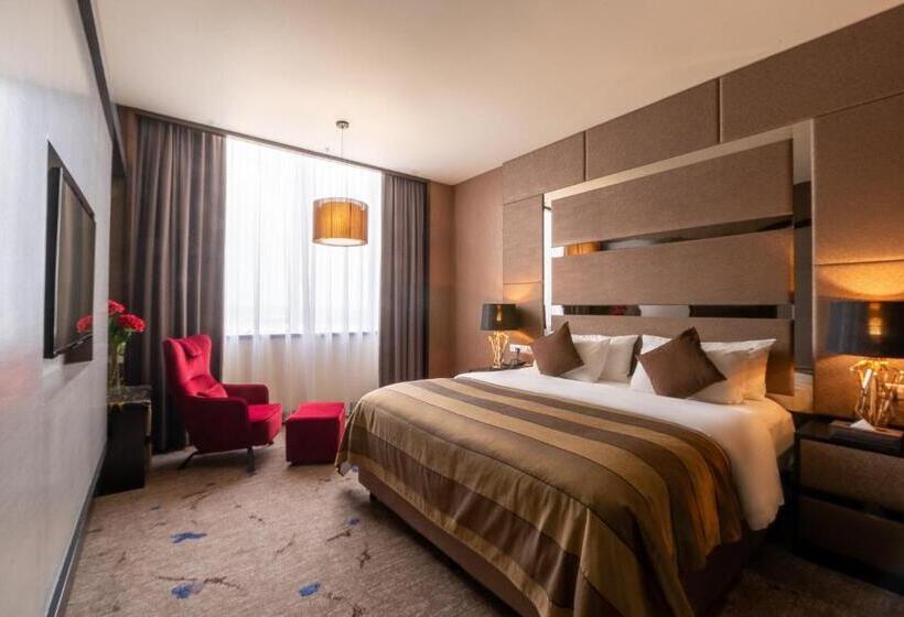 Fotos del hotel New World Suites:  22