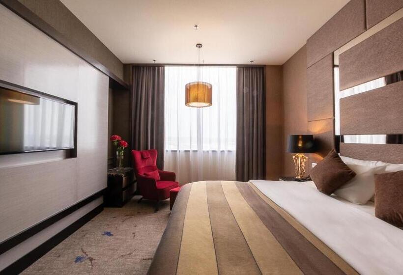 Fotos del hotel New World Suites:  15