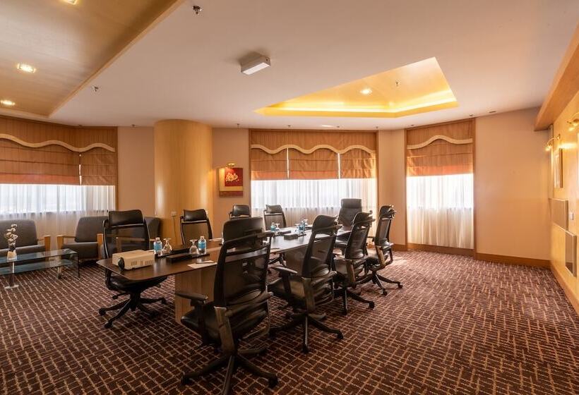 Fotos del hotel New World Suites:  26