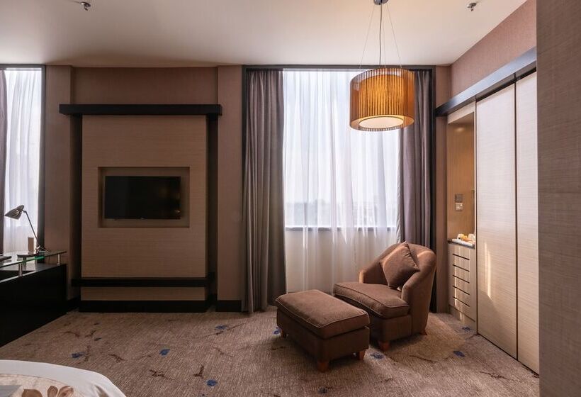 Fotos del hotel New World Suites:  35
