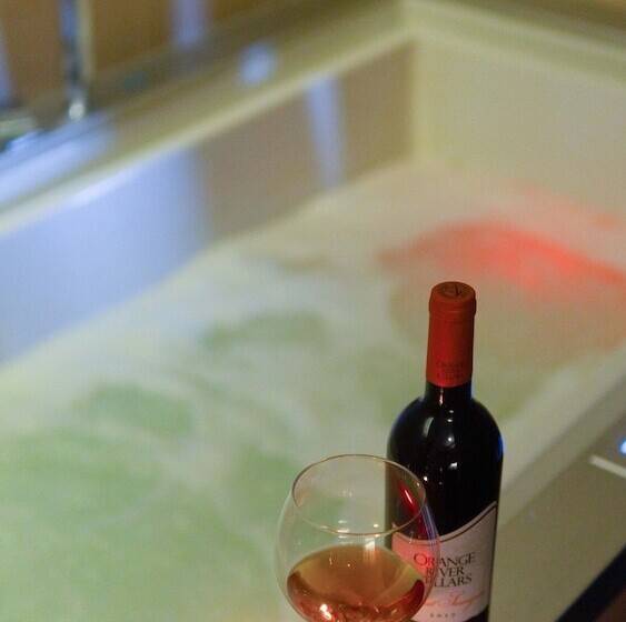 Fotos del hotel New World Suites:  46