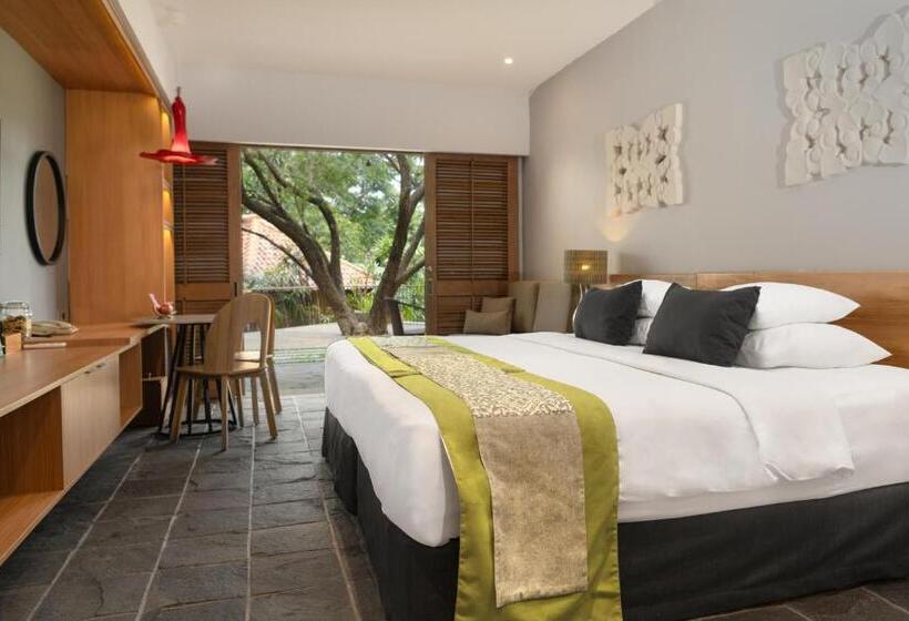 هتل Novus Giri Resort & Spa