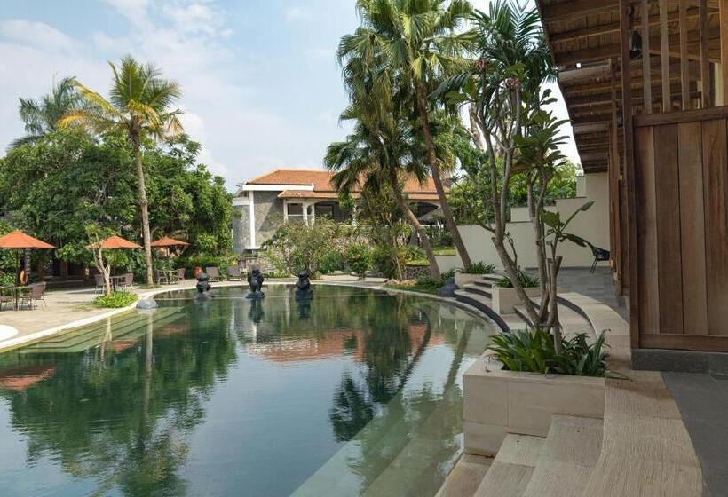 فندق Novus Giri Resort & Spa