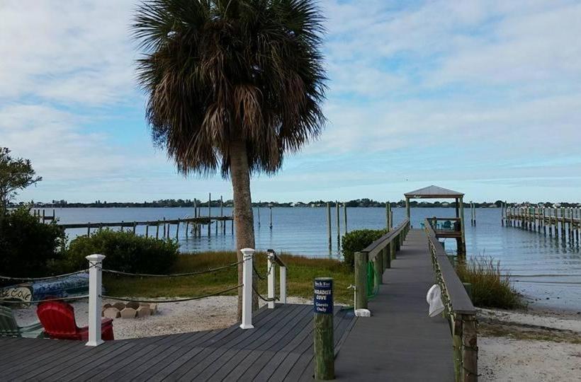 בית מלון כפרי Paradise Cove at Lemon Bay