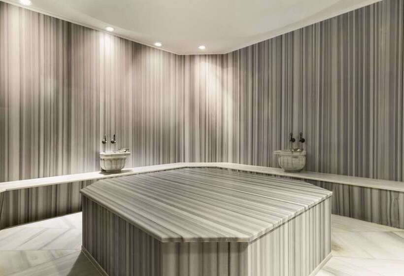 Fotos del hotel Ramada  & Suites By Wyndham Istanbul Ataköy:  28