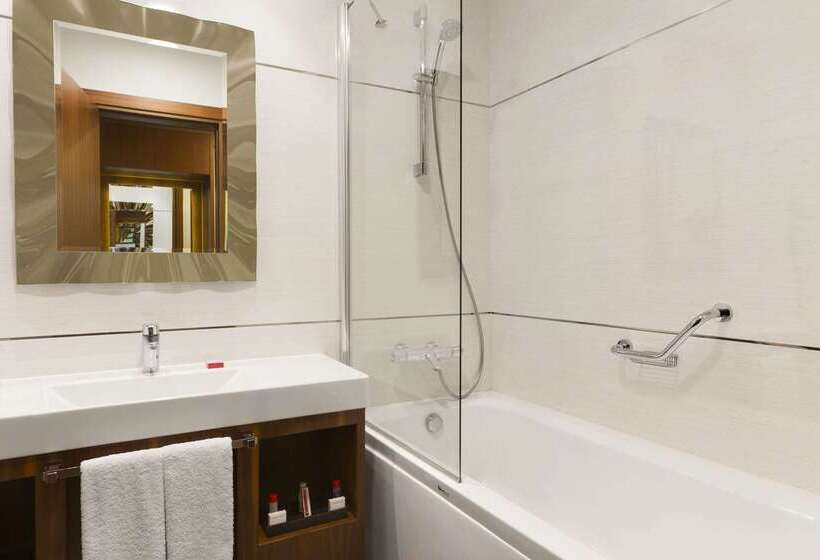 Fotos del hotel Ramada  & Suites By Wyndham Istanbul Ataköy:  46