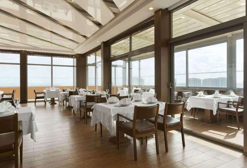 Fotos del hotel Ramada  & Suites By Wyndham Istanbul Ataköy:  93