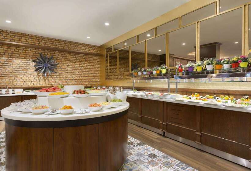 Fotos del hotel Ramada  & Suites By Wyndham Istanbul Ataköy:  29