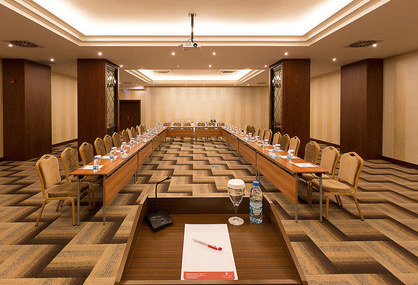 Fotos del hotel Ramada  & Suites By Wyndham Istanbul Ataköy:  83