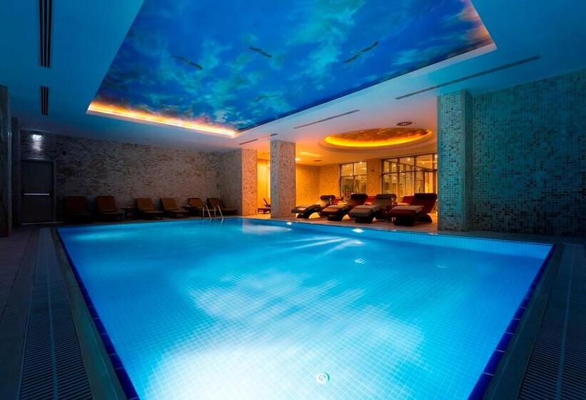 Fotos del hotel Ramada  & Suites By Wyndham Istanbul Ataköy:  90