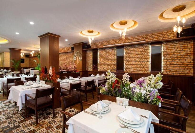 Fotos del hotel Ramada  & Suites By Wyndham Istanbul Ataköy:  77