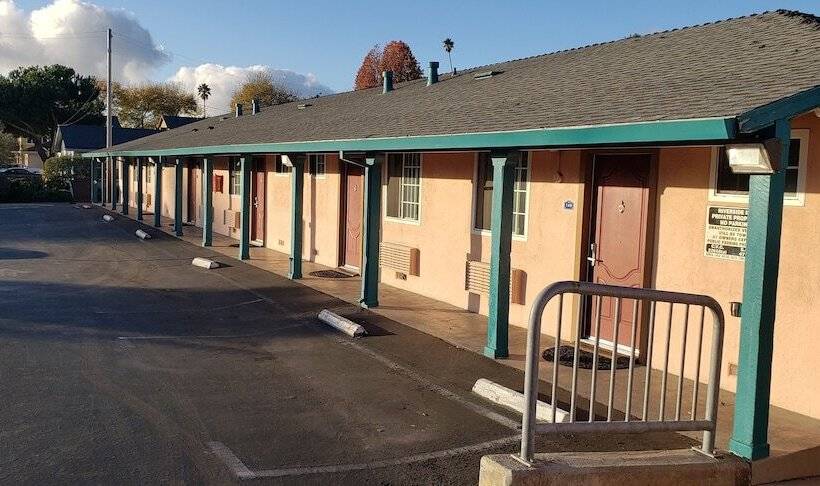 هتل Riverside Inn & Suites Santa Cruz