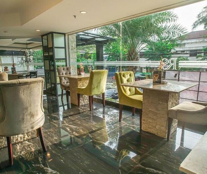 هتل Royal Regantris Cendana
