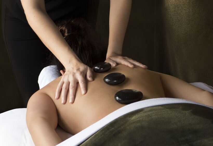 فندق The Spruce Lodge