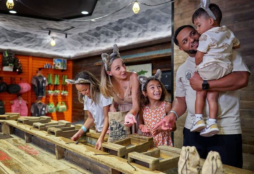 استراحتگاه Great Wolf Lodge Concord