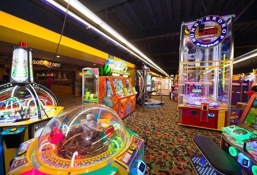 استراحتگاه Great Wolf Lodge Concord