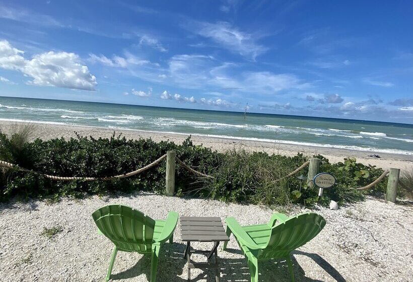 منتجع The Pearl Beach Inn