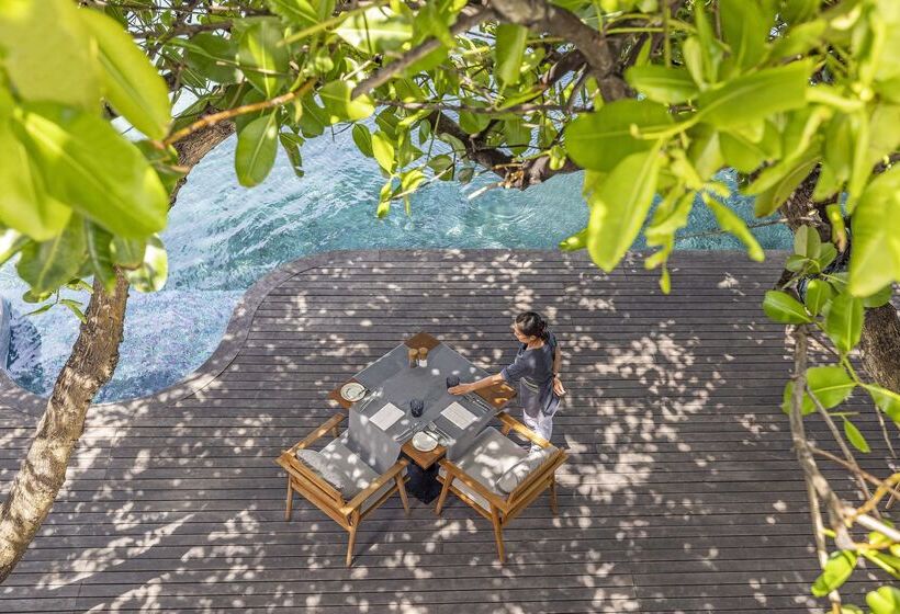 Anantara Kihavah Maldives Villas