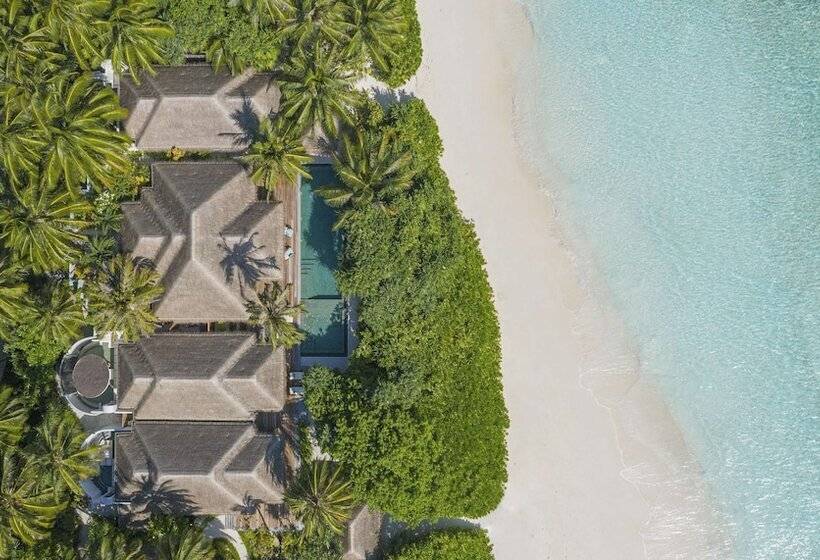 Anantara Kihavah Maldives Villas