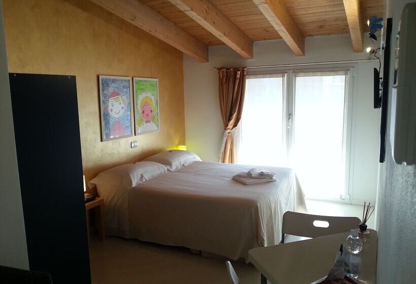 تختخواب و صبحانه Il Girasole High Quality Inn