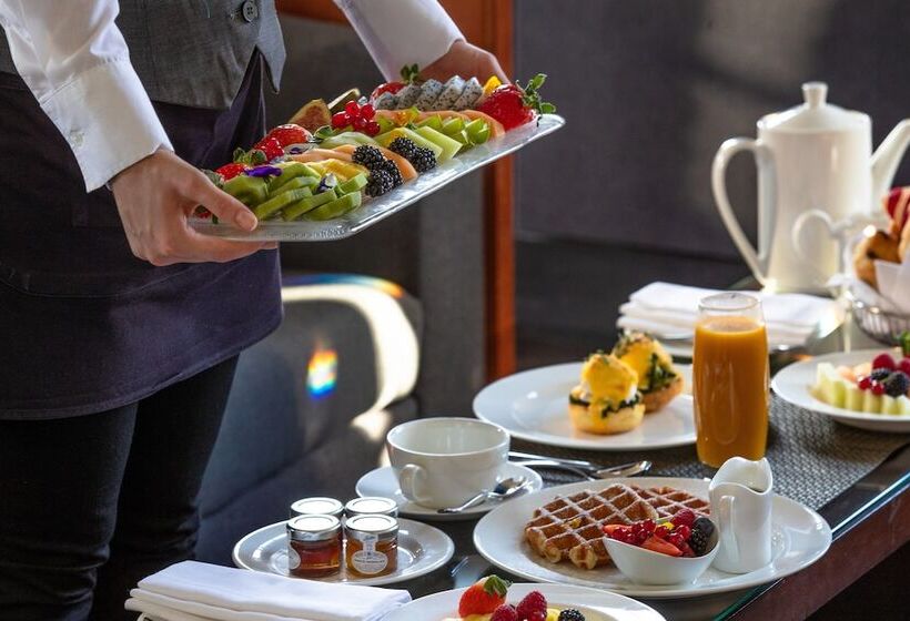 Grosvenor House Suites