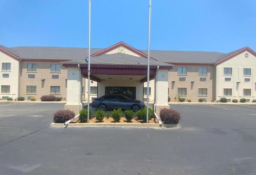 Hotel Hiway Inn Express & Suites